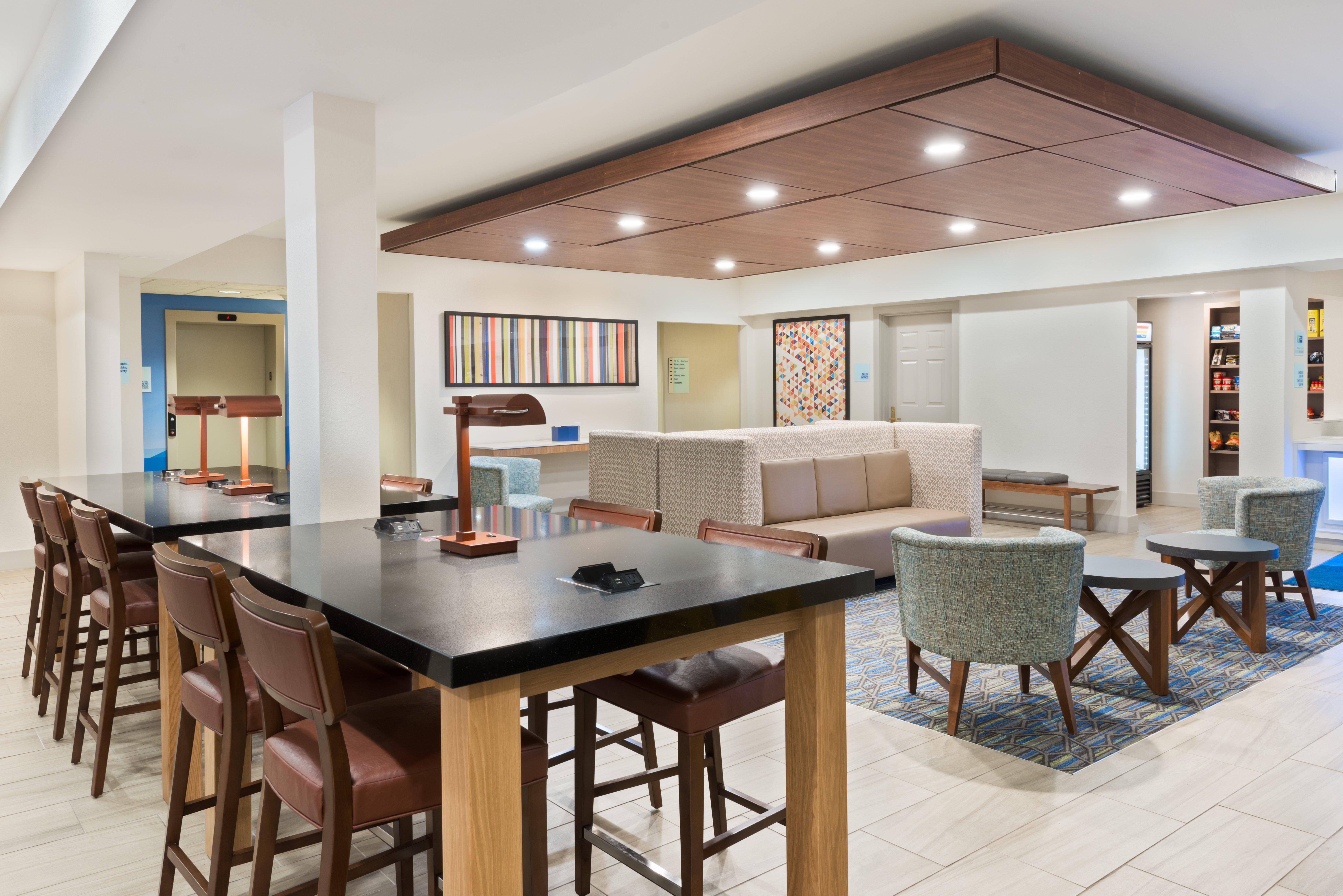 Holiday Inn Express & Suites - Columbus Airport East By Ihg Exteriör bild
