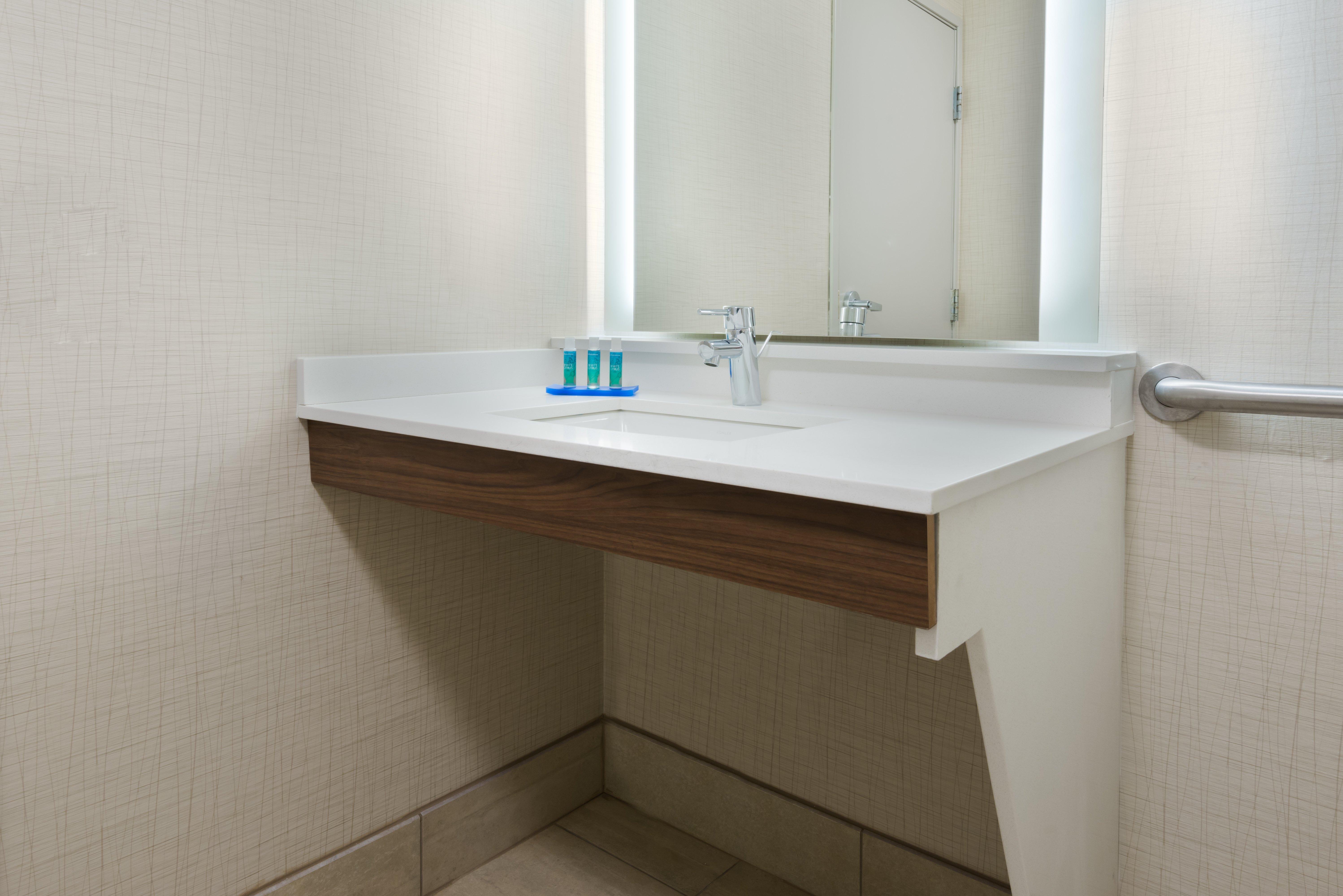 Holiday Inn Express & Suites - Columbus Airport East By Ihg Exteriör bild