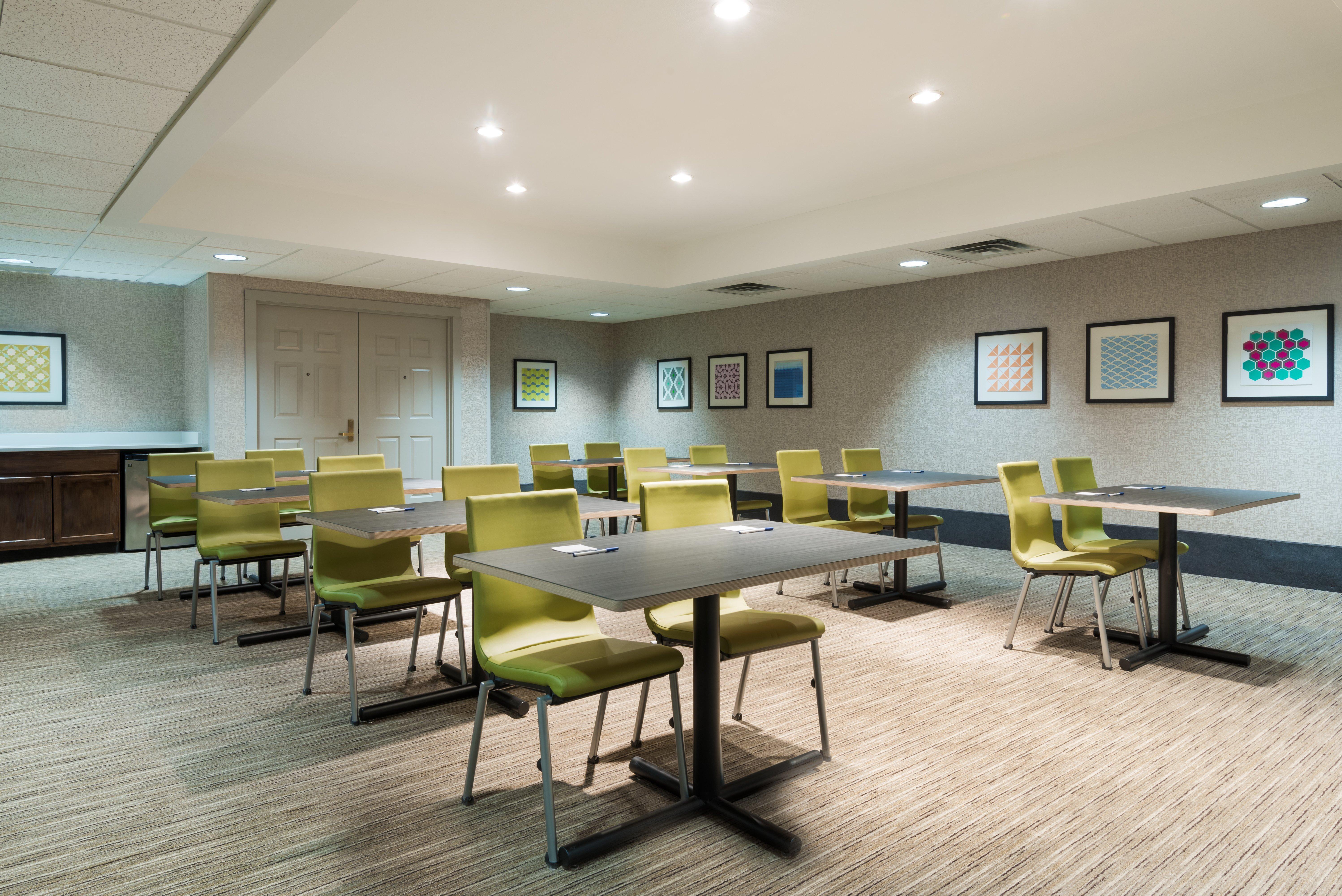 Holiday Inn Express & Suites - Columbus Airport East By Ihg Exteriör bild