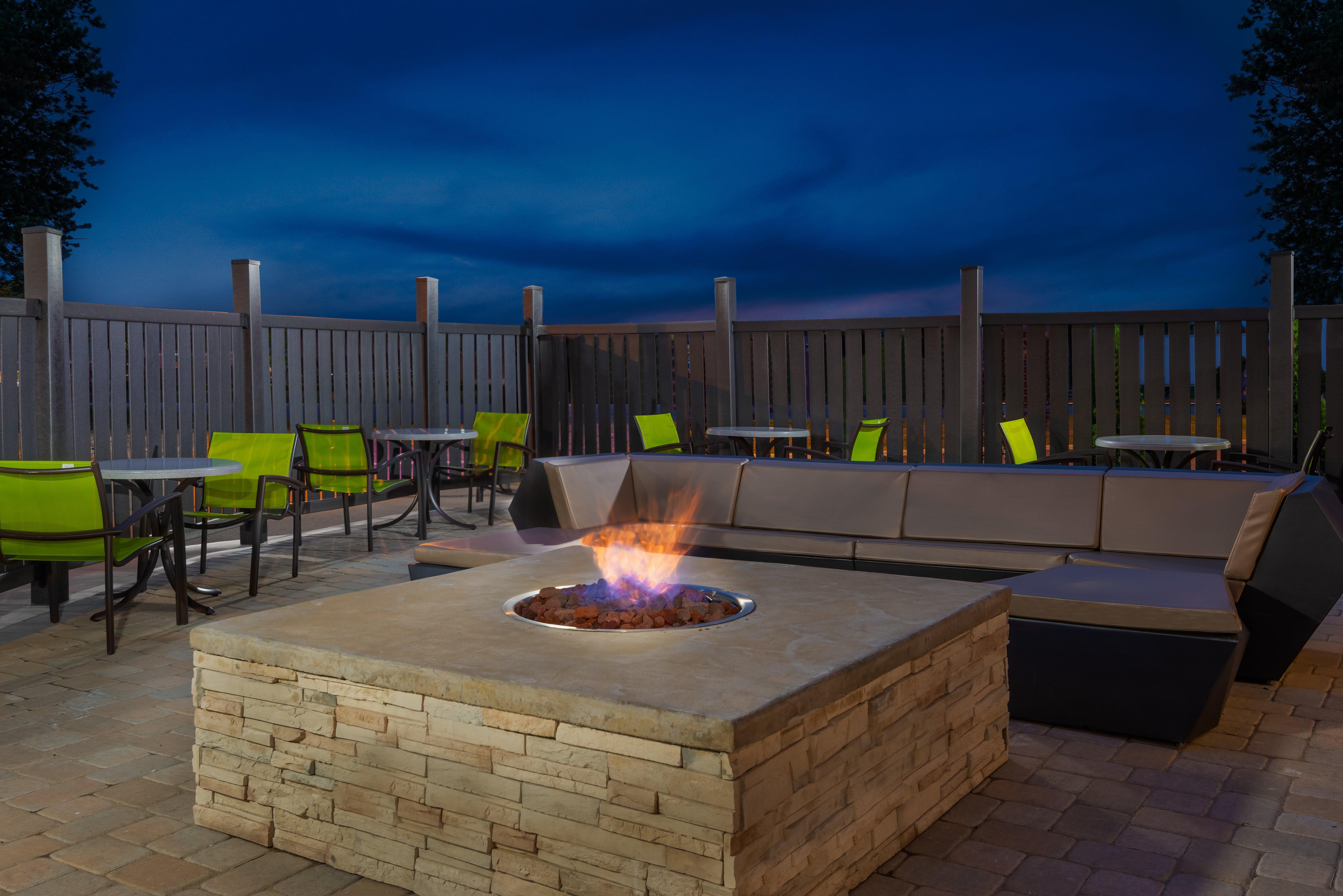 Holiday Inn Express & Suites - Columbus Airport East By Ihg Exteriör bild