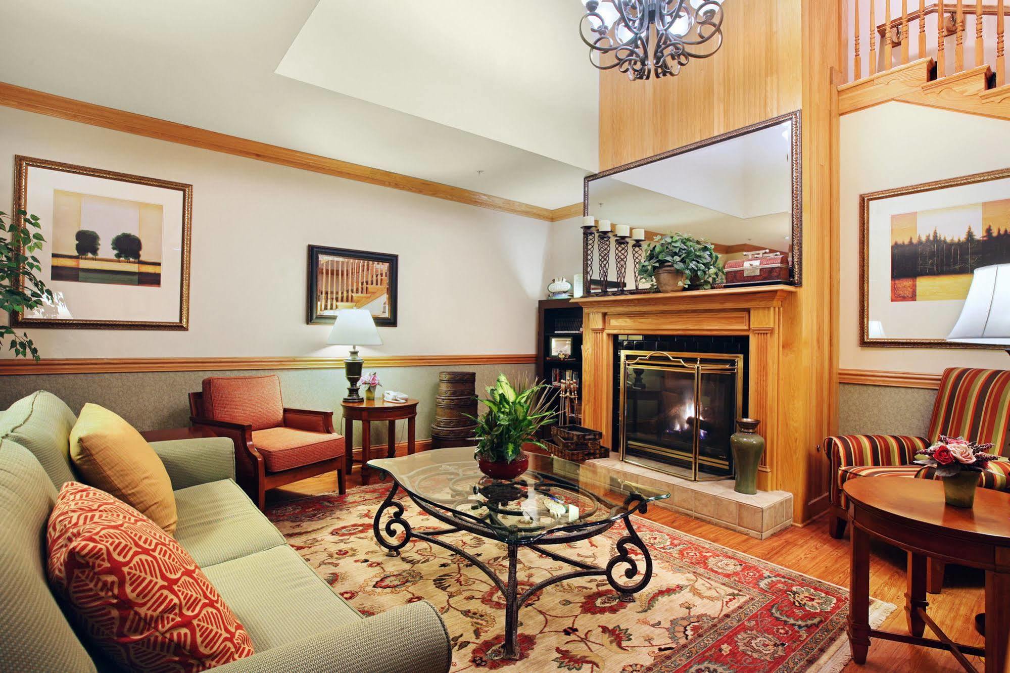 Holiday Inn Express & Suites - Columbus Airport East By Ihg Exteriör bild