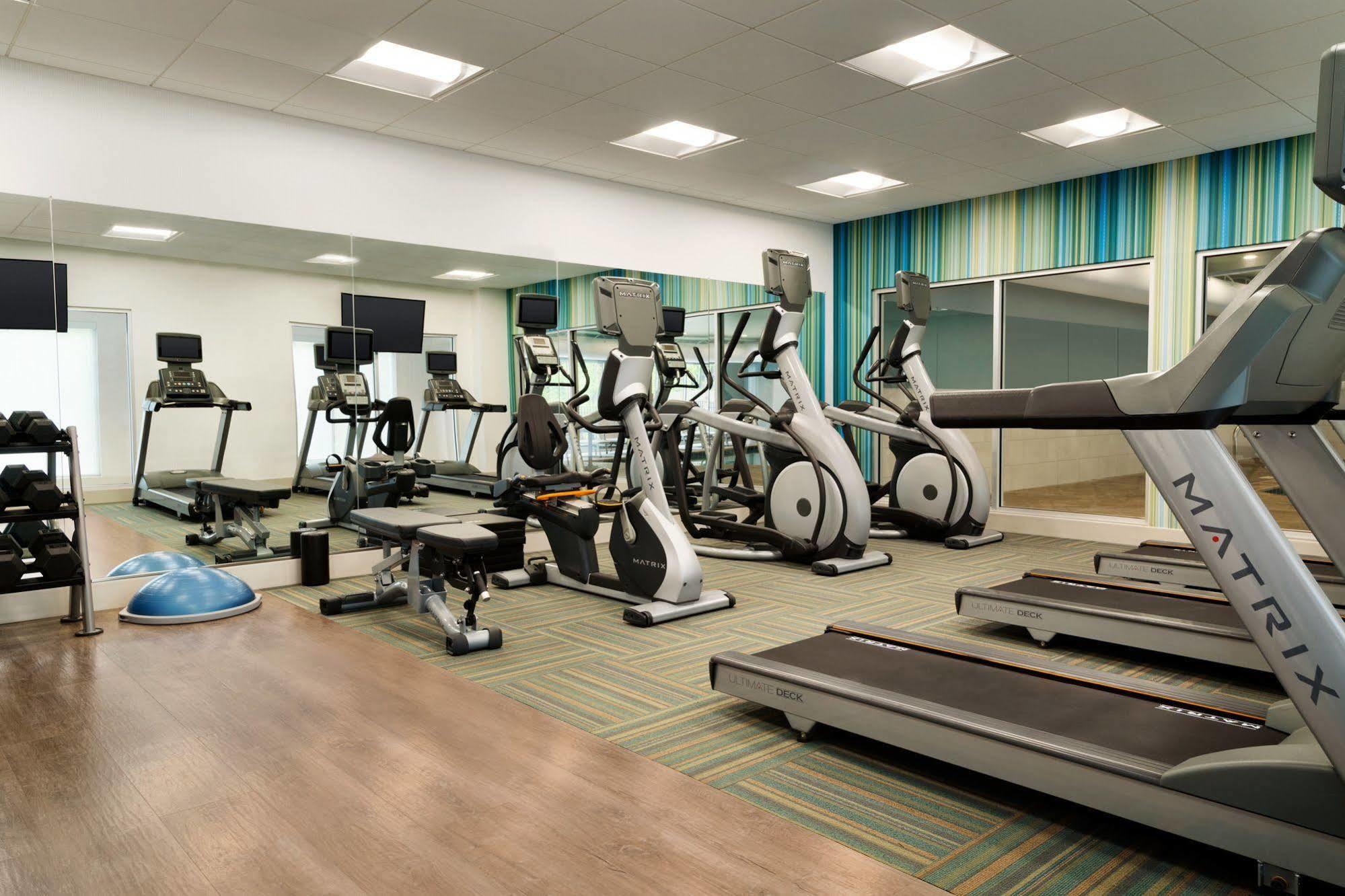 Holiday Inn Express & Suites - Columbus Airport East By Ihg Exteriör bild